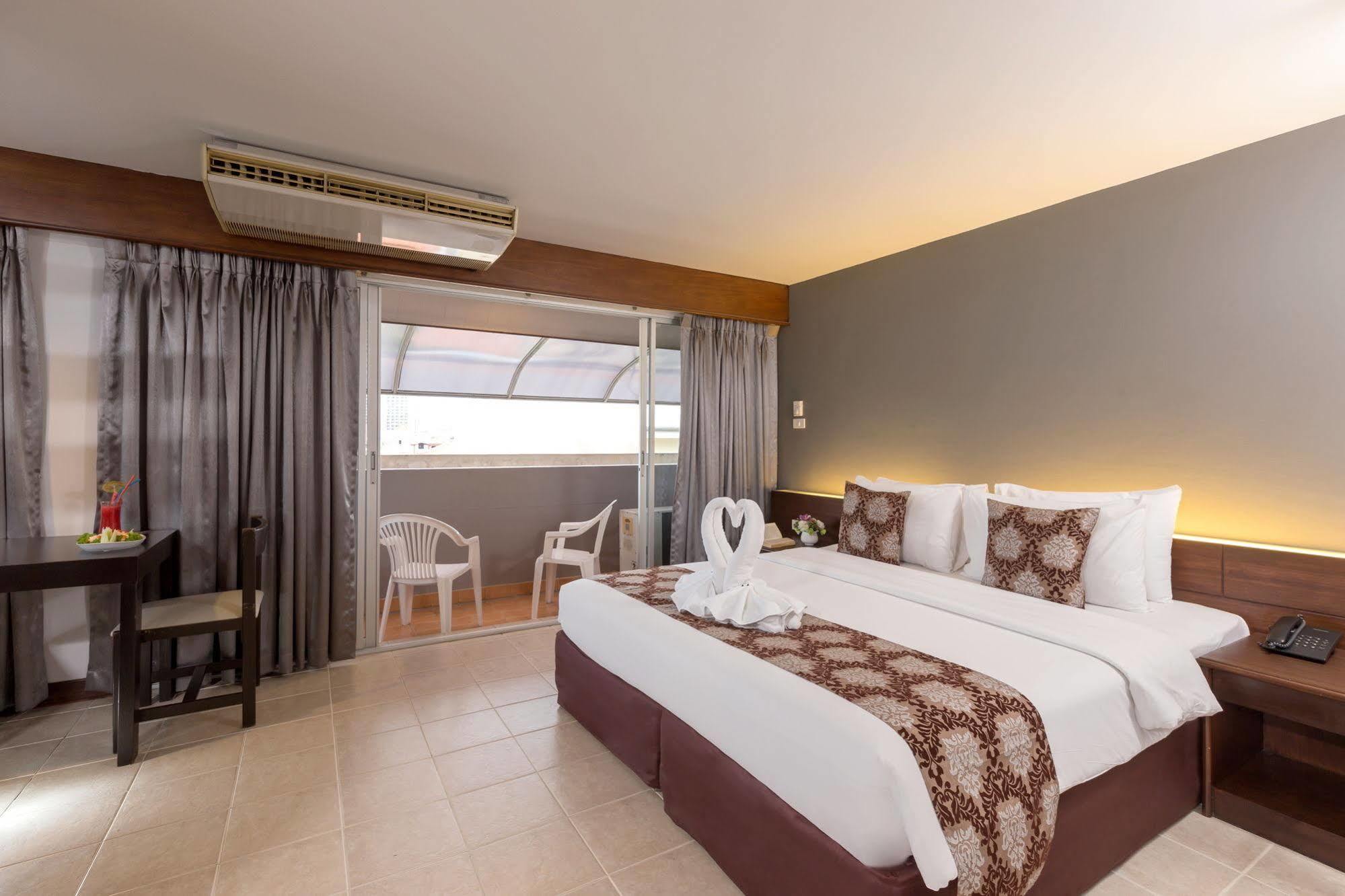 The Holiday Resort Pattaya Extérieur photo